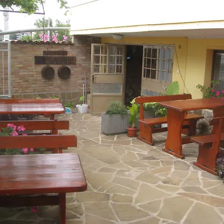 Хотел Famili Barba Yani