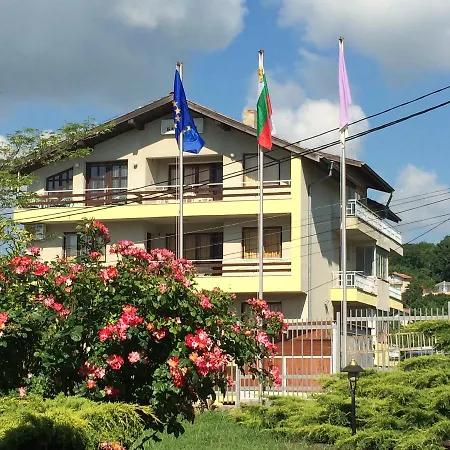 Otel Famili Barba Yani