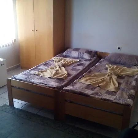 Otel Famili Barba Yani