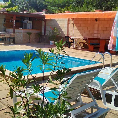 Famili Barba Yani Golden Sands