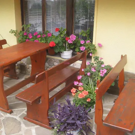 Famili Barba Yani Hotel