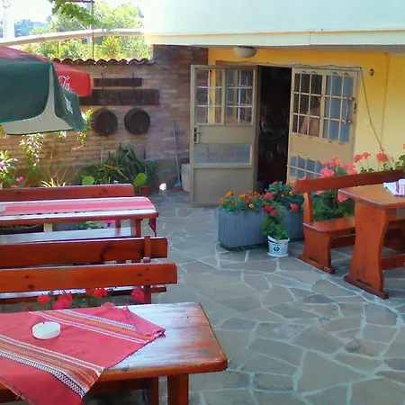 Hotel Famili Barba Yani