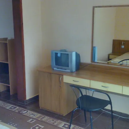 Famili Barba Yani Hotel *