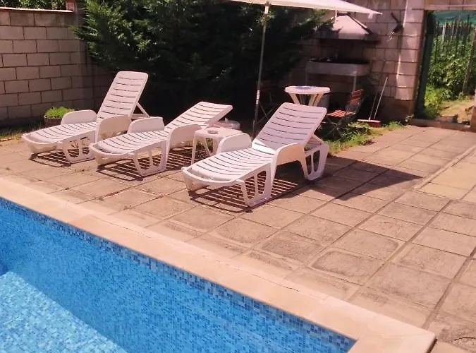 Hotel Famili Barba Yani *